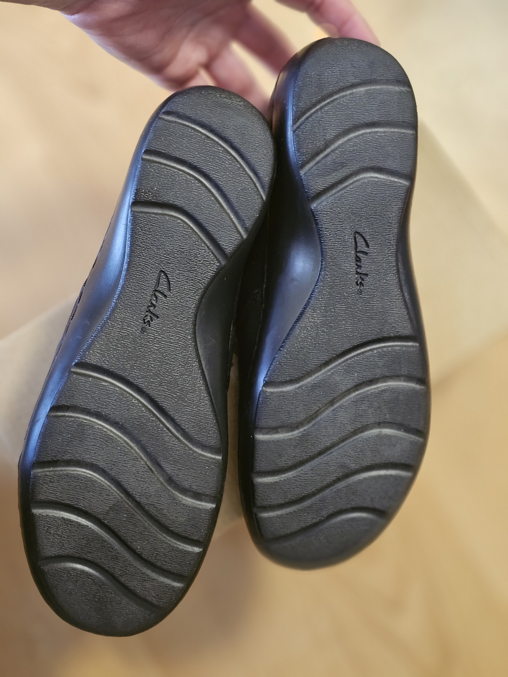 Clarks Cora Charm Round Closed Toe Slip On Ultimate Comfort Black Shoes Wo Sze 8 - Picture 9 of 12